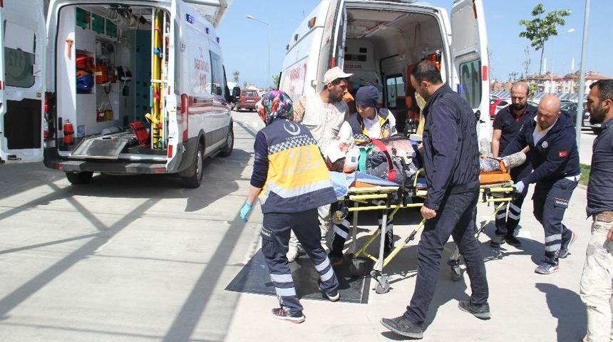 Mantolama Yaparken İskeleden D&uuml;şen İş&ccedil;i Yaralandı