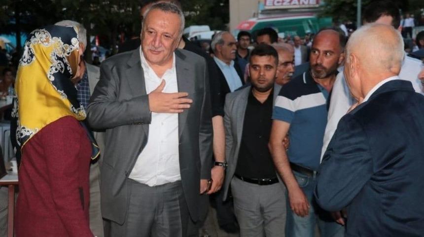 Mehmet Ağar: "oğlumun Ak Parti&rsquo;de Siyaset Yapması Benim De G&ouml;nl&uuml;m&uuml; Hoşnut Etti"