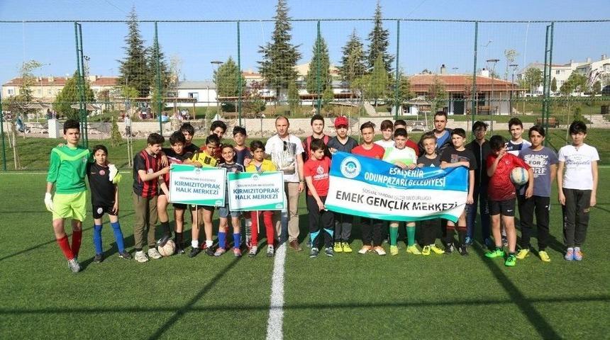 &Ccedil;ocuklar Halk Merkezlerinde Sporla Sosyalleşiyor