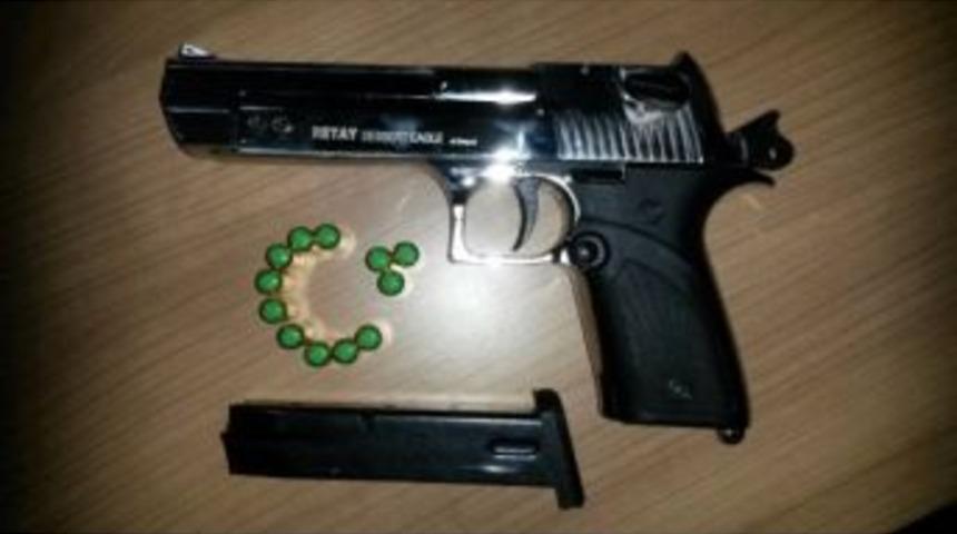 Jandarma Denetimlerde Ruhsatsız Tabanca Ele Ge&ccedil;irdi