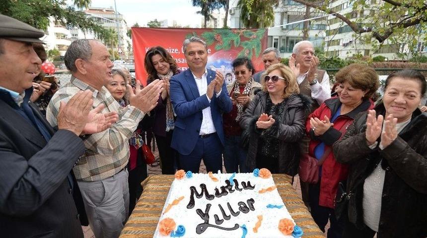 Fener Yaşlı Evi&rsquo;nde Erken Yılbaşı Kutlaması