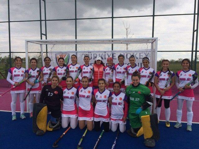 Gaziantep Polisg&uuml;c&uuml; Kadın Takımı Gol Olup Rakip Kalelere Yağıyor 2