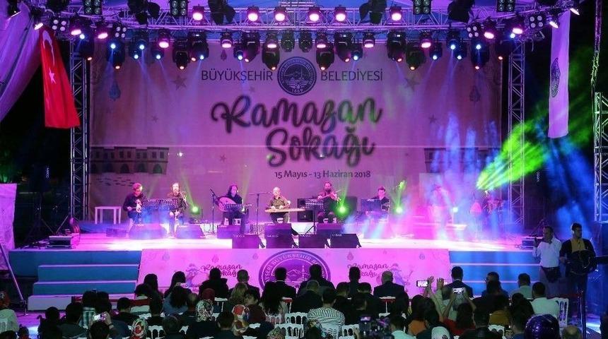 Ramazan Sokağı&rsquo;nda Doğu R&uuml;zgarı