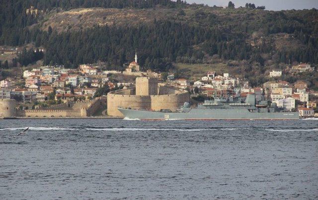 Rus Savaş Gemisi Çanakkale Boğazı’ndan Geçti