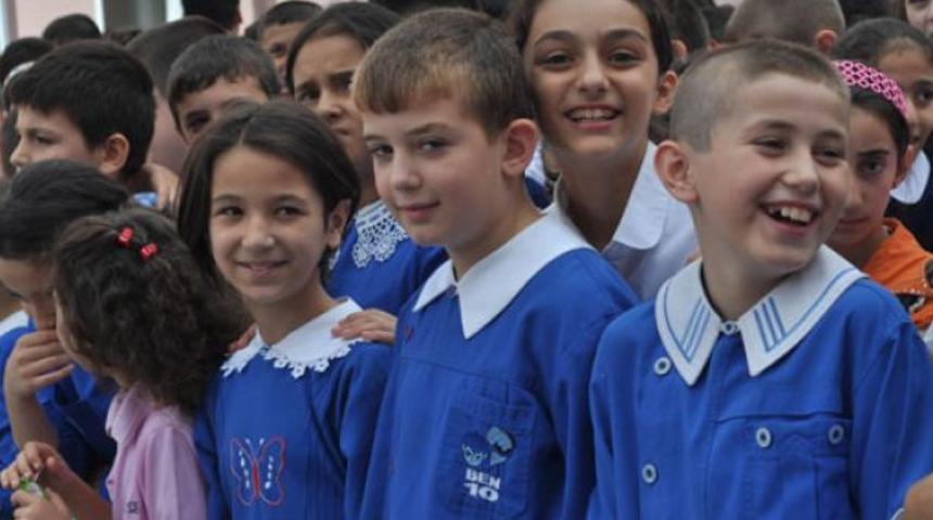 Milli Eğitim Bakanlığı'nın (MEB) 'karma eğitim' değişikliğine sosyal medyadan tepki yağıyor