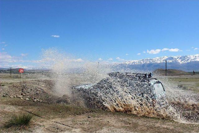 Erzincan’da Off-road Gösterisi