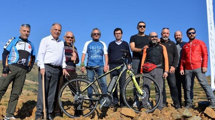 Bisiklet&ccedil;ilerden Doğaya 765 Fidan