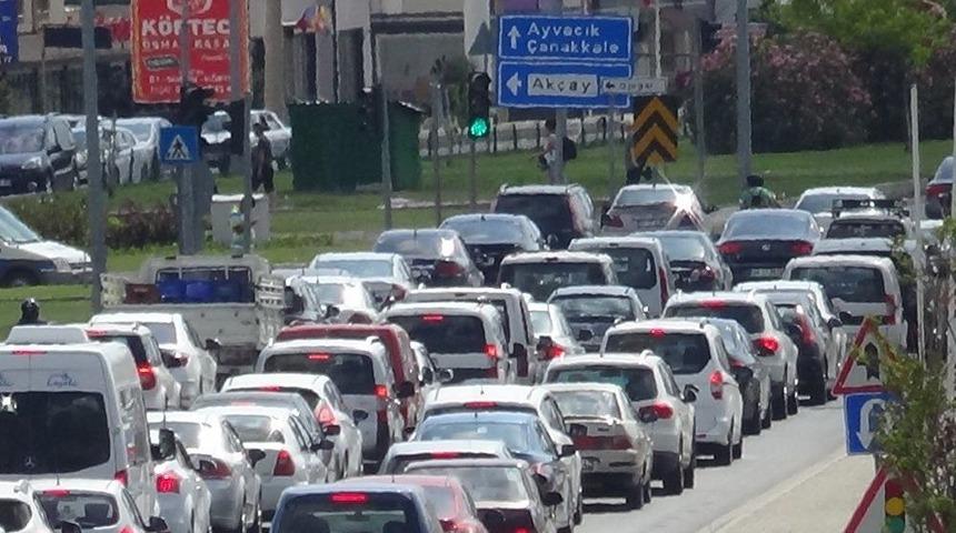 Kuzey Ege&rsquo;de Bayramda Trafik Yoğunluğu