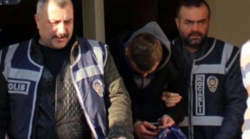 Facebook&rsquo;ta Sahte Kadın Profili A&ccedil;ıp, Gasp Yaptı