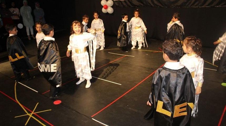 &Ouml;ğrenciler 23 Nisan &Ccedil;ocuk Bayramını Kutladı