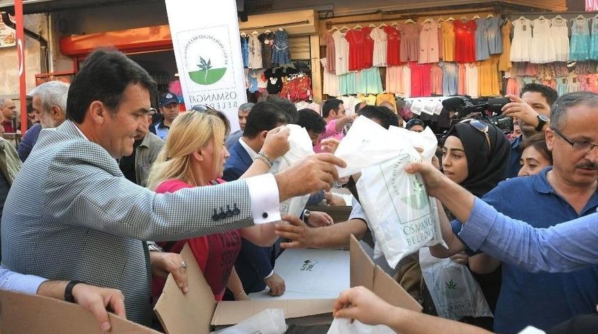 D&uuml;ndar &Ccedil;arşıda İftariyelik Dağıttı