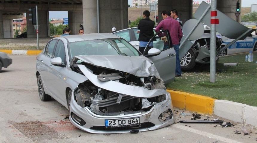 Elazığ&rsquo;da Trafik Kazası: 4 Yaralı