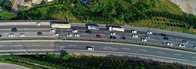 Tem’deki Bayram Trafiği Havadan Görüntülendi