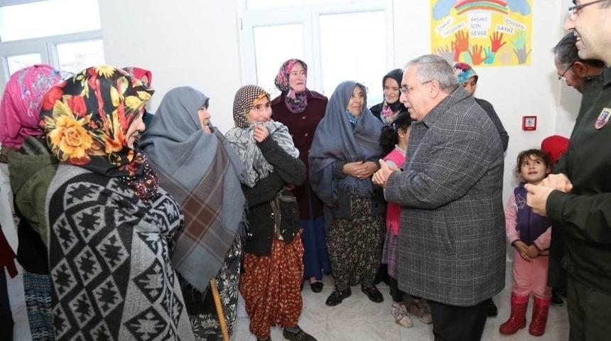 Vali Ahmet Hamdi Nayir: Halka Hizmet Etmek İ&ccedil;in Varız, Devlet Bize Onun İ&ccedil;in Maaş Veriyor