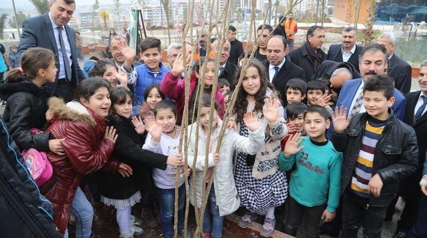 Çiftçi’den 23 Nisan Kutlaması