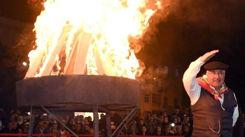 Tarsus&rsquo;un Kurtuluş Etkinliklerinde Başkan Kocamaz&rsquo;dan Sinsin Performansı