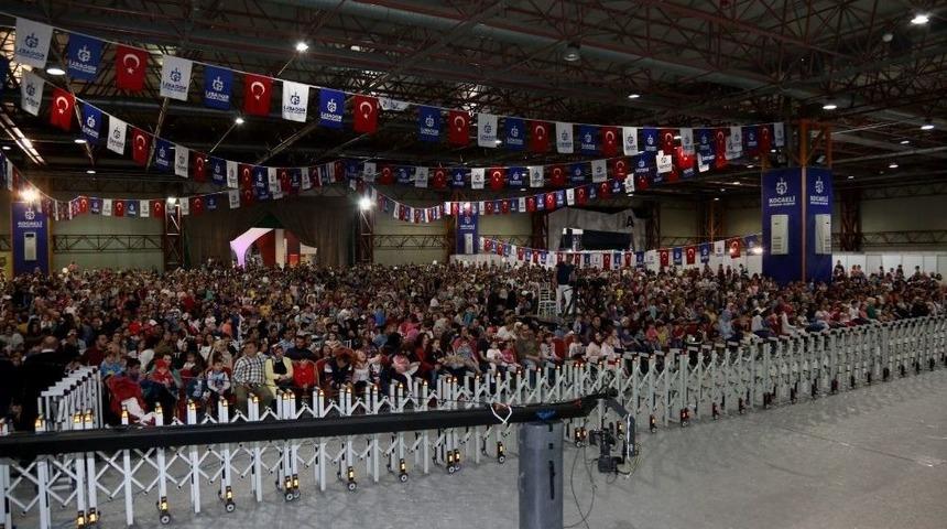 23 Nisan &Ccedil;ocukları Maşa İle Koca Ayı&rsquo;yla Eğlendi