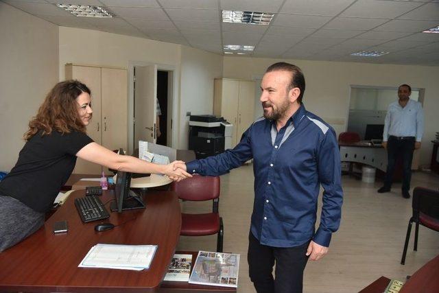 Nevzat Doğan, İlk Bayramlaşmayı Belediye Personeliyle Yaptı 1