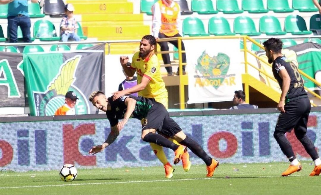 Spor Toto S&uuml;per Lig: T. M. Akhisarspor: 1 - G&ouml;ztepe: 1 (ilk Yarı)
