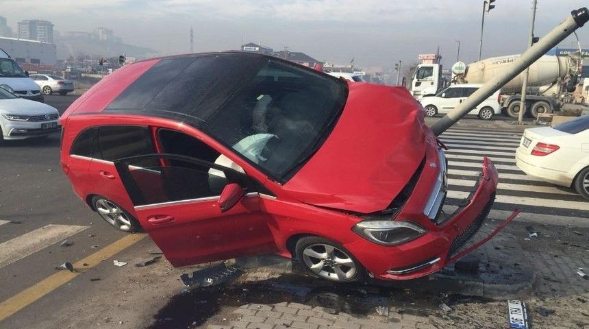 Başkent’te Zincirleme Kaza;3 Yaralı