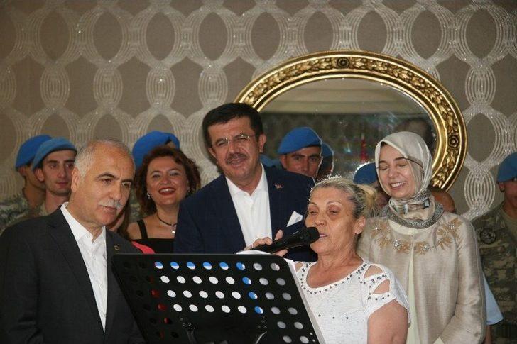 Bakan Zeybekci Şehitliği Ziyaret Etti G2