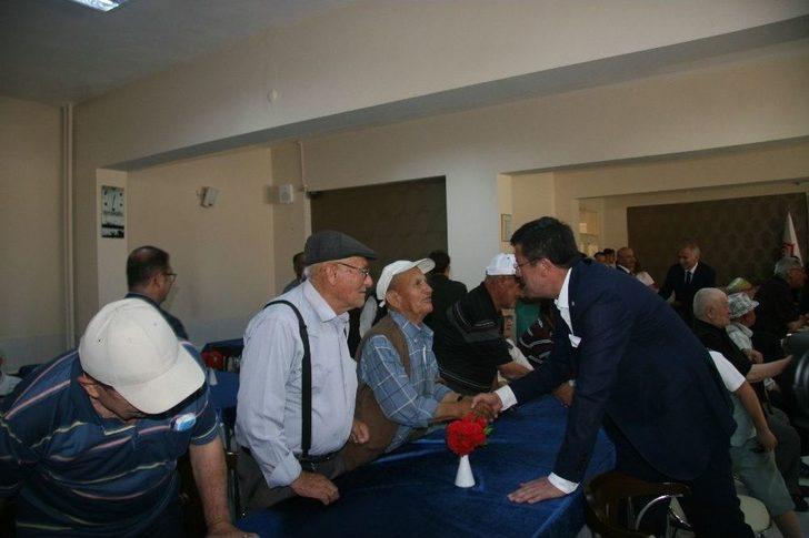 Bakan Zeybekci Şehitliği Ziyaret Etti G3