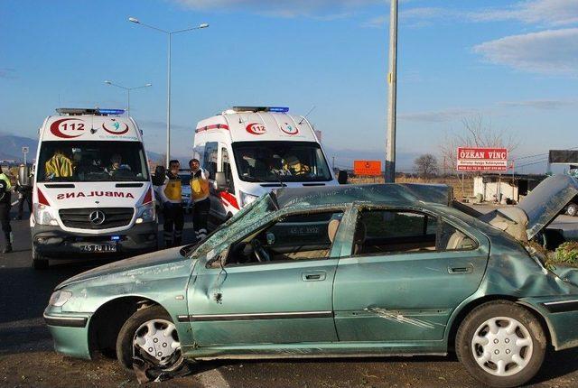 Manisa’da Otomobil Takla Attı: 6 Yaralı