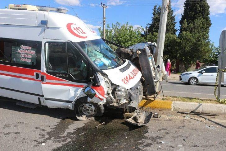 Adıyaman’da Ambulansın Da Karıştığı Zincirleme Kaza: 5 Yaralı G1