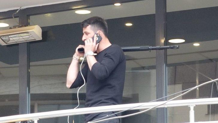 Trabzon’da Pompalı Tüfekli Şahıs İkna Edilmeye Çalışılıyor G3