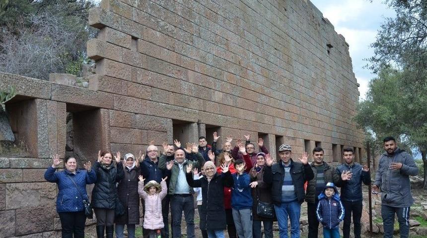 İşitme Engellilerden Aigai Gezisi