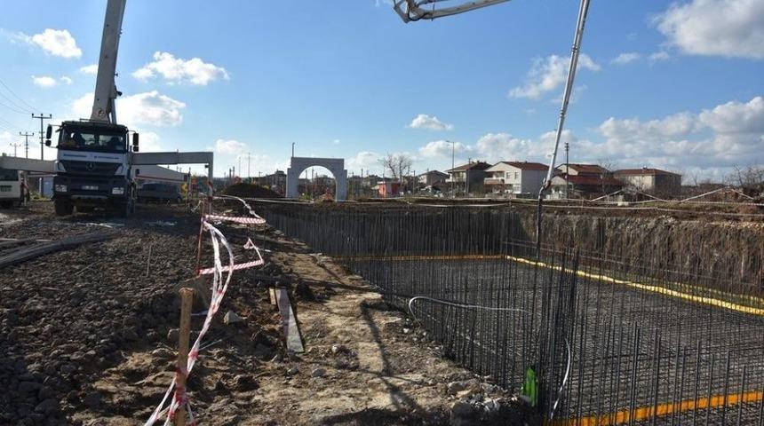 Muratlı İl&ccedil;esi Yarı Olimpik Y&uuml;zme Havuzunun Temeli Atıldı