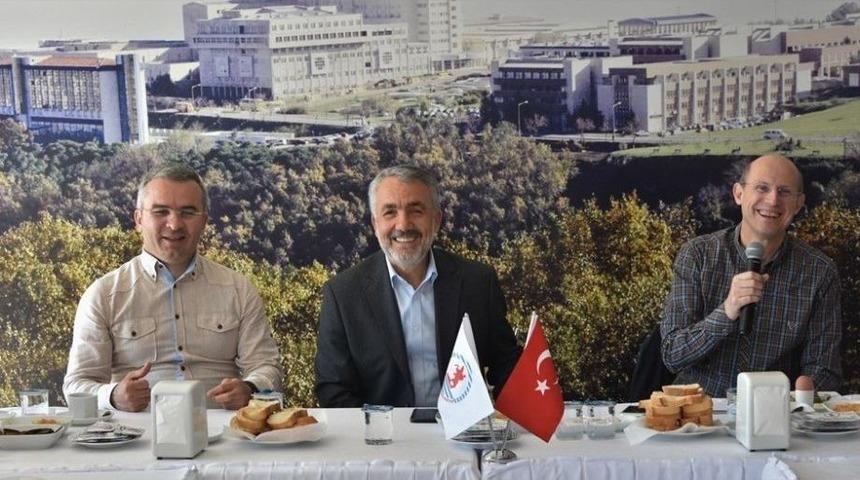 Bilgi&ccedil;: "om&uuml; Artık Kendini G&ouml;stermeye Başladı"