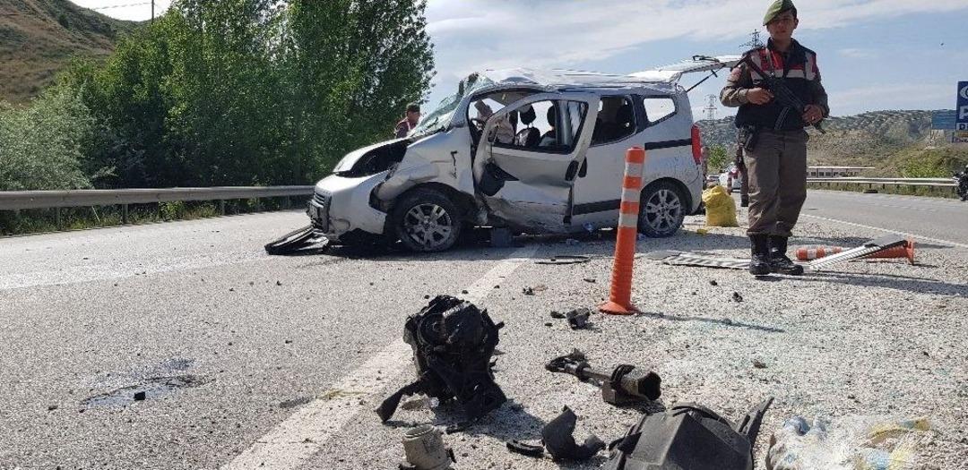 Tosya&rsquo;da Trafik Kazası: 1 &Ouml;l&uuml;, 4 Yaralı