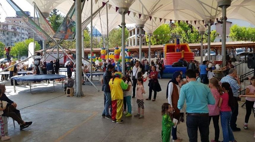 Oyun Köyü Cıvıl Cıvıl