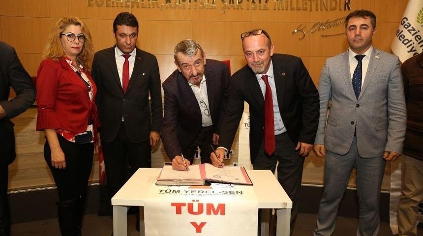 Başkan Şenol&rsquo;dan Yeni Yıl Armağanı