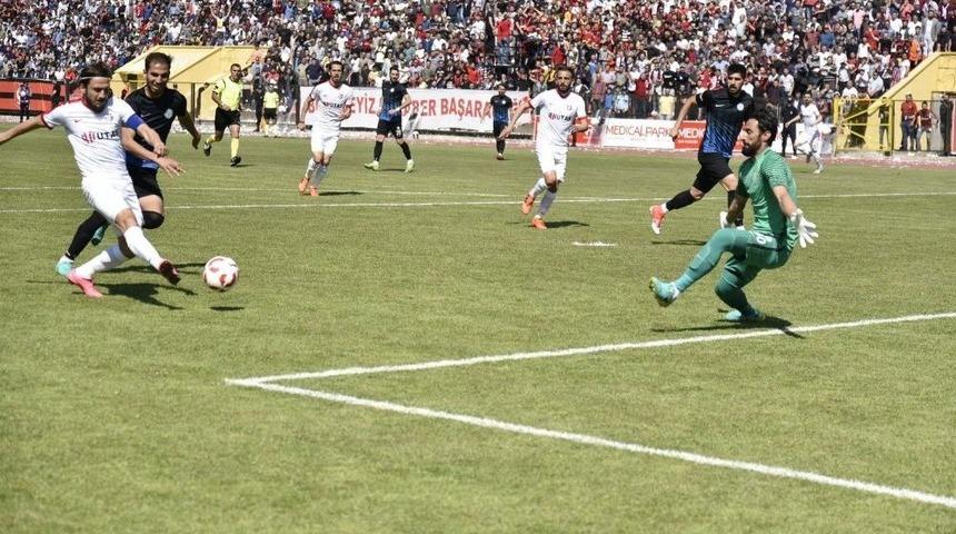 Tff 3. Lig, Utaş Uşakspor:1 - Şanlıurfa Karak&ouml;pr&uuml; Belediyespor:0