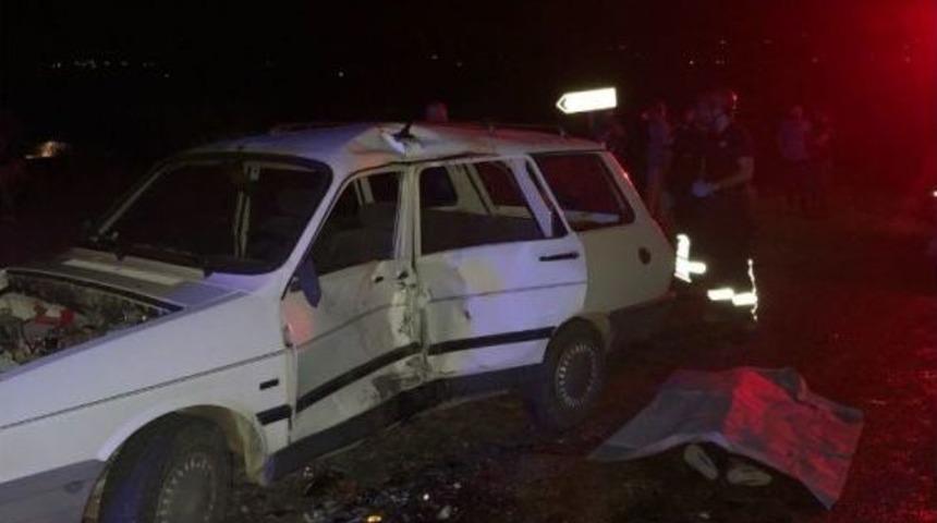 Kırkağa&ccedil;&rsquo;ta Otomobille Motosiklet &Ccedil;arpıştı: 1 &Ouml;l&uuml;, 4 Yaralı