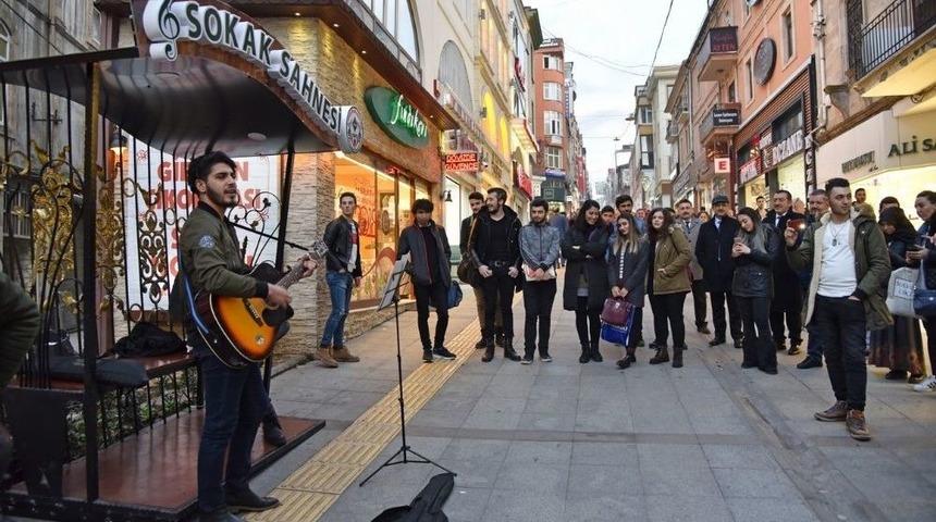 Giresun Belediyesi&rsquo;nden Sokak M&uuml;zisyenleri İ&ccedil;in &ldquo;sokak Sahnesi&rdquo;
