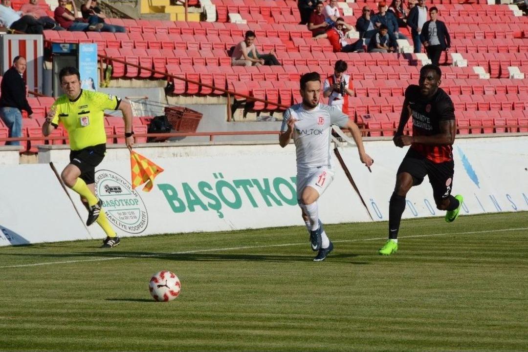 Spor Toto 1. Lig: Balıkesirspor Baltok: - &Uuml;mraniyespor: 1 (ilk Yarı)