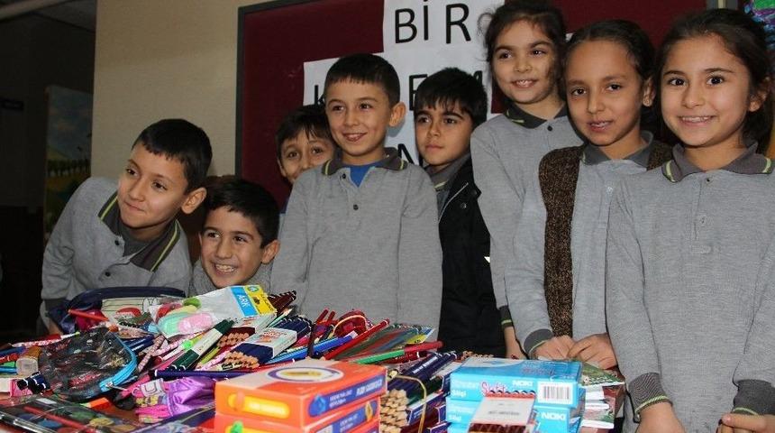 Kendileri Küçük, Yürekleri Büyük