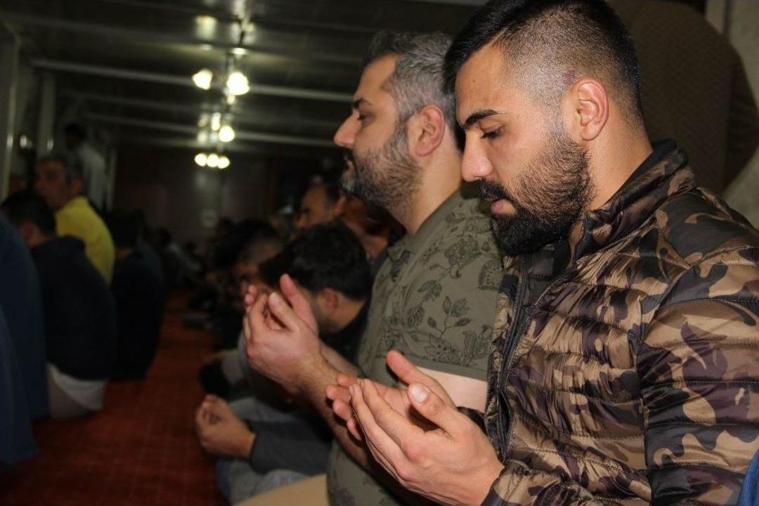 Sivas&rsquo;ta Tarihi Camide Bayram Namazı