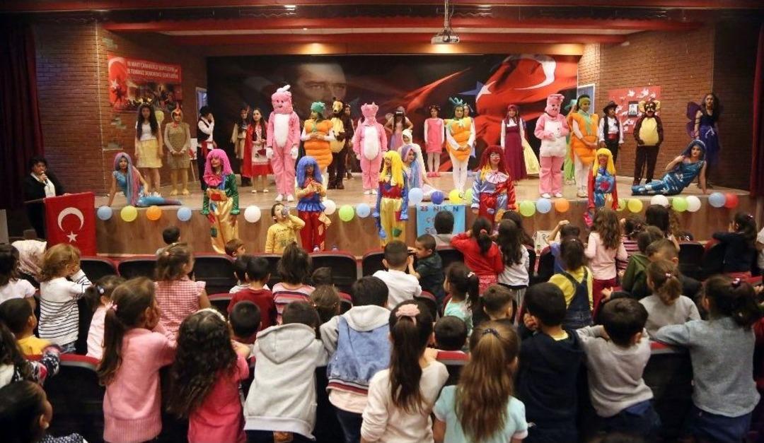 Silopi&rsquo;de Liseli Kız &Ouml;ğrencilerden, Minikleri Sevindiren Etkinlik