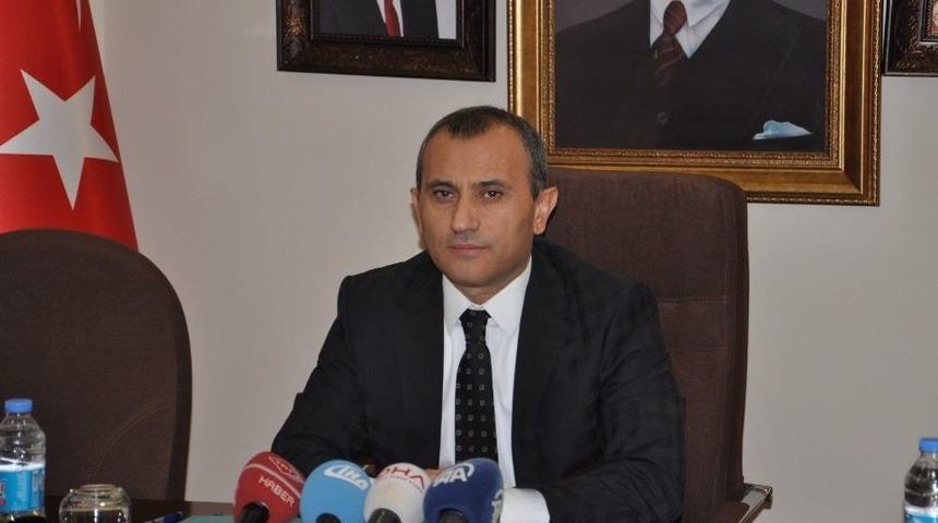 Vali Sonel S&ouml;z&uuml;n&uuml; Tuttu, Festival Parası Bin &Ouml;ğrenciye Burs Oldu