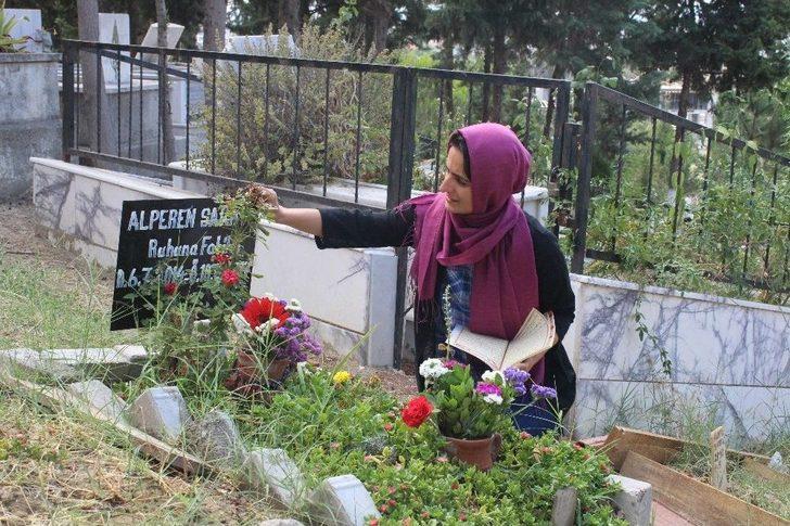 (özel) Alperen’in Acılı Ailesinden Kabir Ziyareti G1