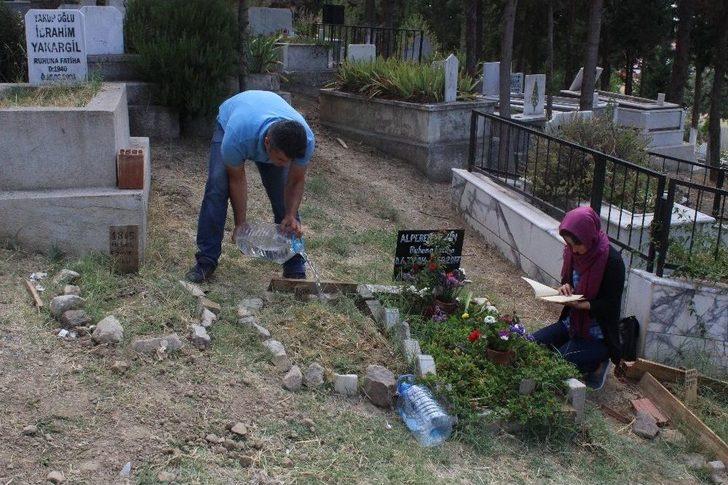 (özel) Alperen’in Acılı Ailesinden Kabir Ziyareti G3