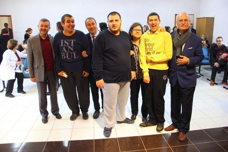 (özel Haber) Edirne’de Duyarlı Esnaflardan Otizme Farkındalık G5