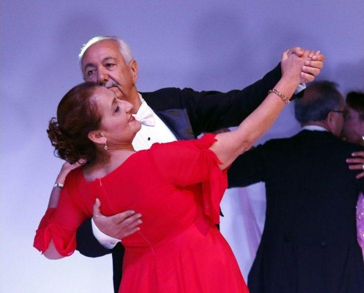 Danslarıyla Gençlere Taş Çıkardılar G1