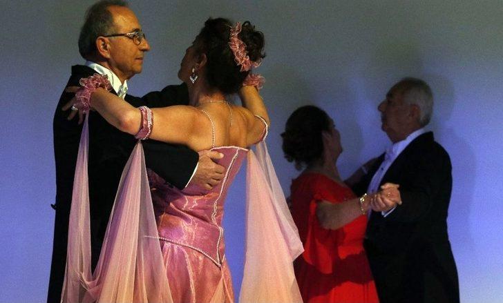 Danslarıyla Gençlere Taş Çıkardılar G3