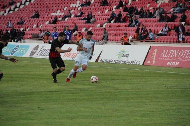 Spor Toto 1. Lig: Balıkesirspor Baltok: 1 - Ümraniyespor: 1