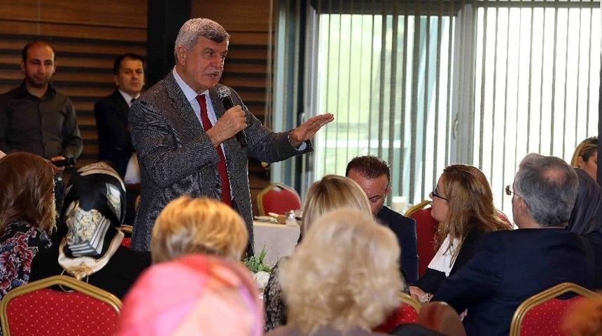 Başkan Karaosmanoğlu Kadın Stk Temsilcileri İle Bir Araya Geldi